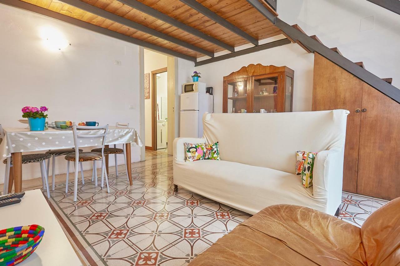 Casuzza Al Politeama Apartment ปาแลร์โม ภายนอก รูปภาพ